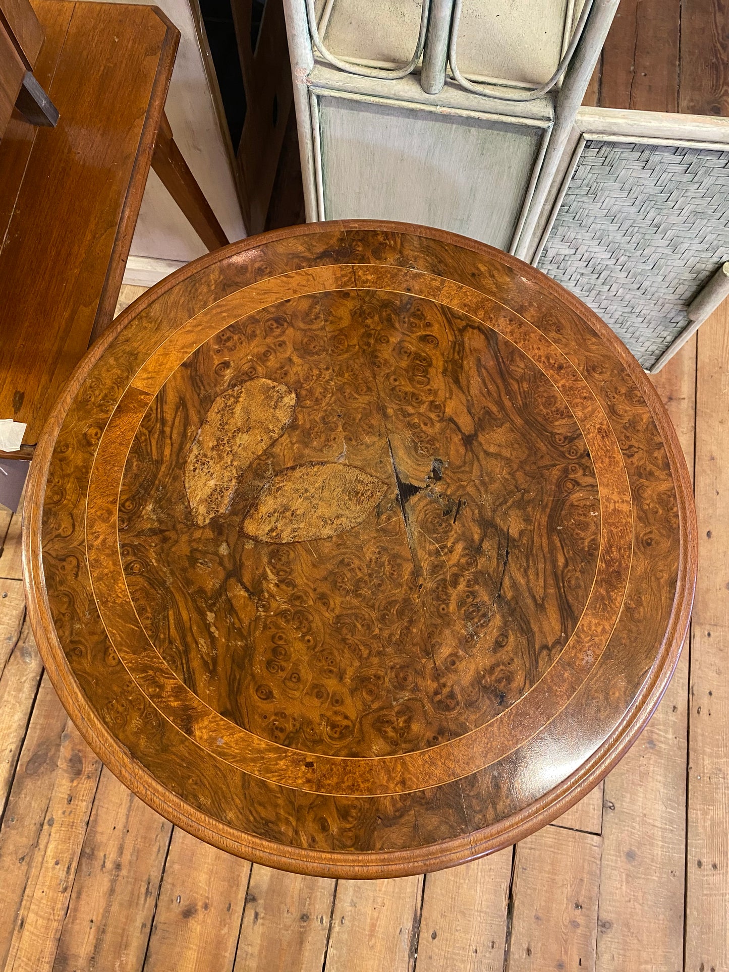 Round end table