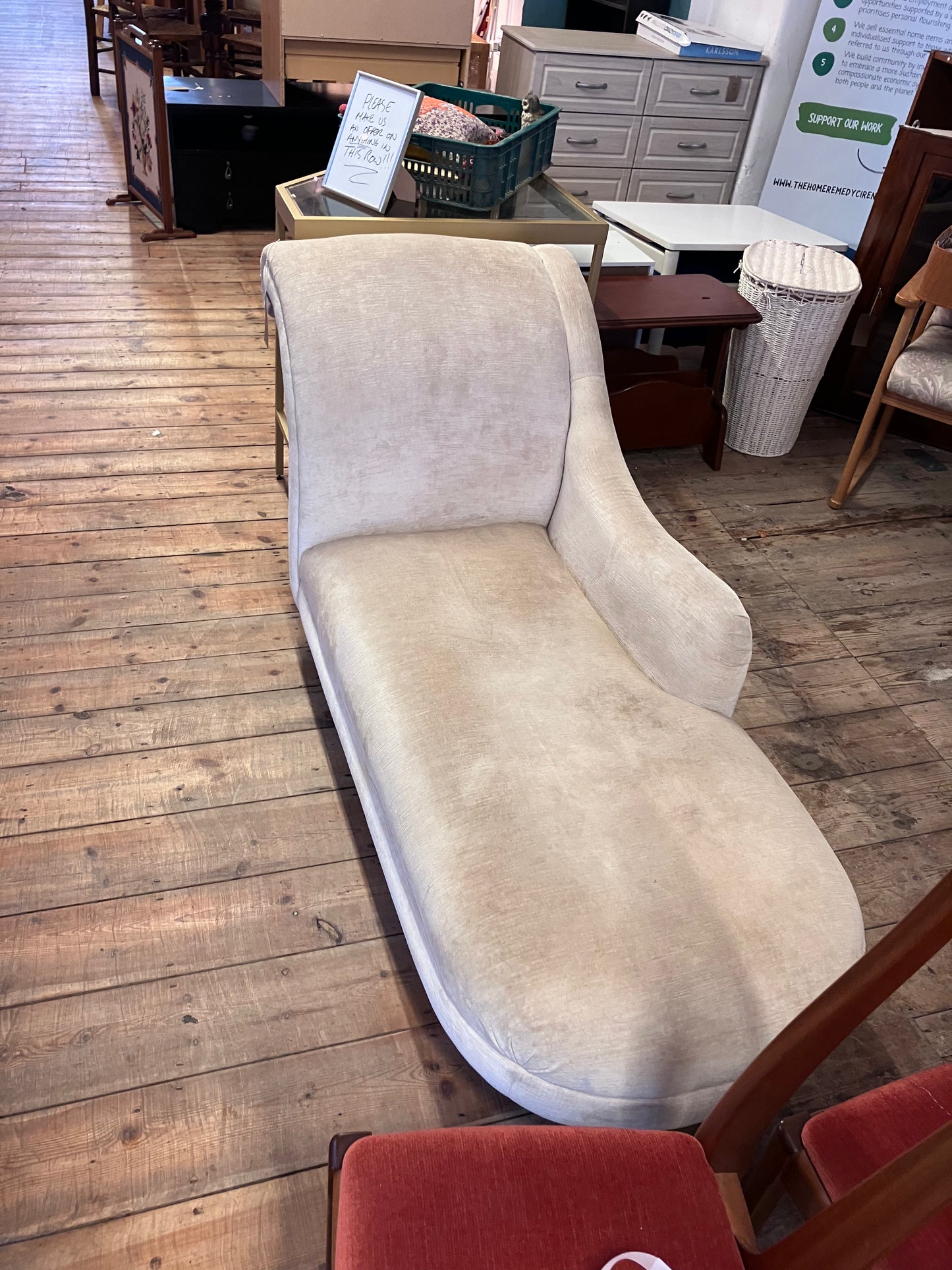 Cream Chaise Longue